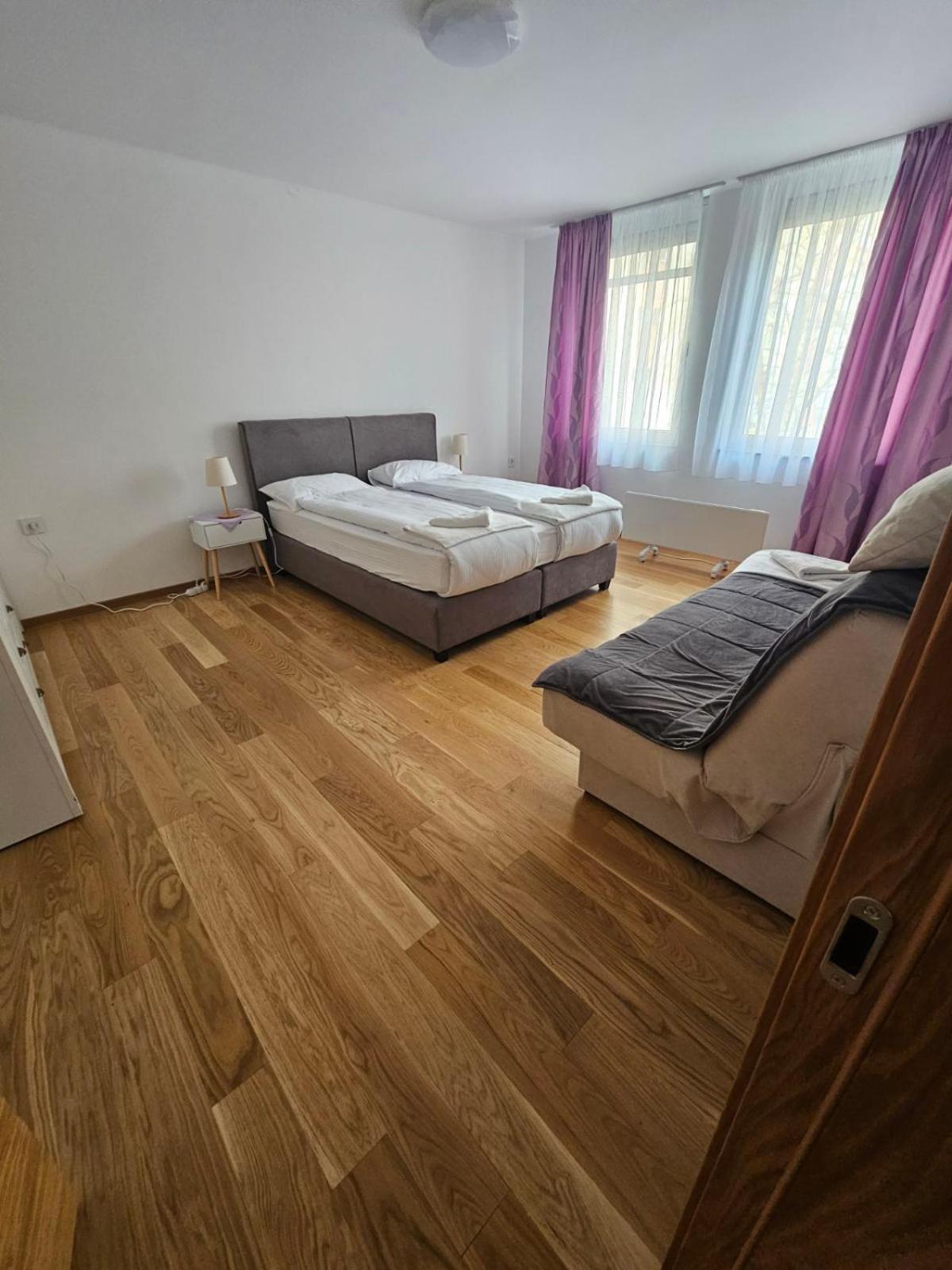 Apartman Centar Bulevar Ex Sa Garazom บันยาลูกา ภายนอก รูปภาพ